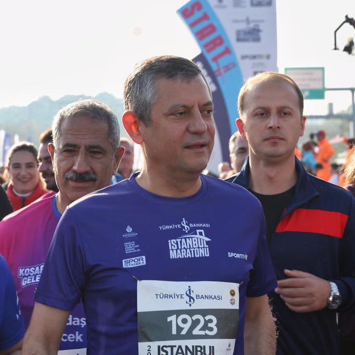 Özgür Özel, İstanbul Maratonu'nda 15 Kilometre Koştu