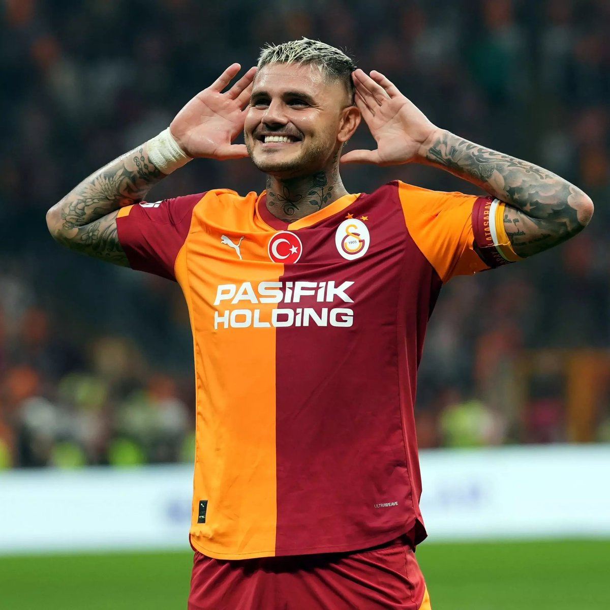 Mauro Icardi ve Sevgilisi Aşk Hikayelerinin Devam Ettiğini Duyurdu