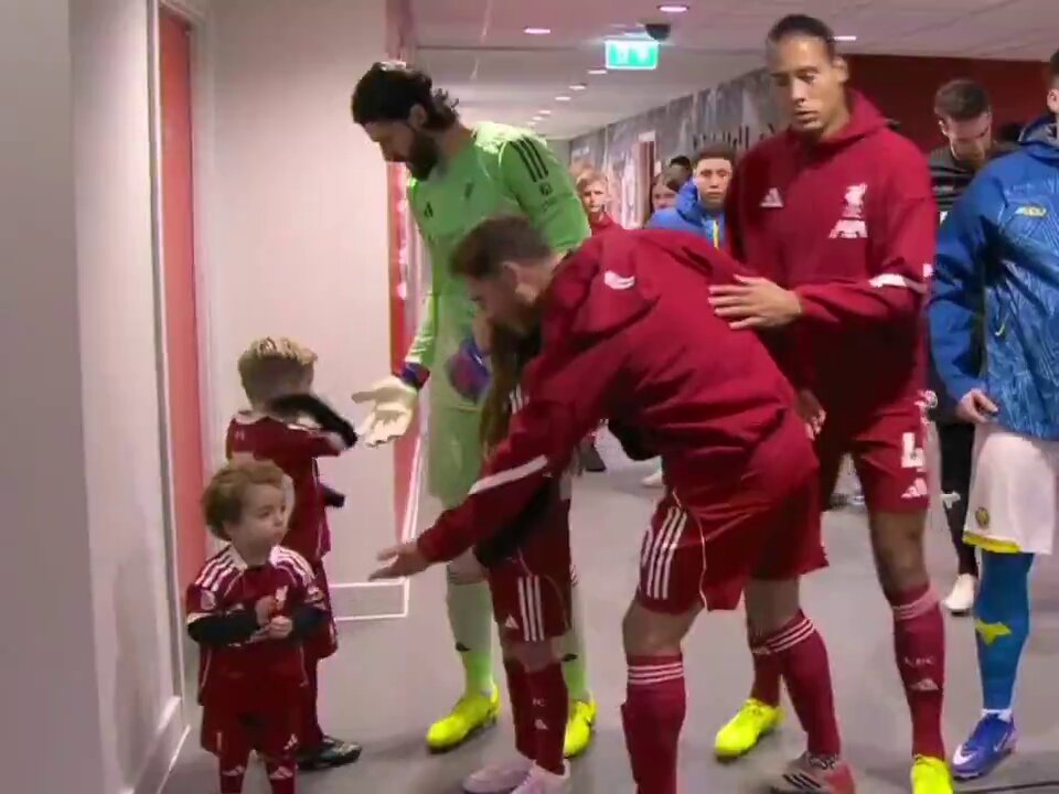 Liverpool'un Jota Jestü: Trafik Kazasında Hayatını Kaybeden Eski Takım Arkadaşının Çocuklarına Destek