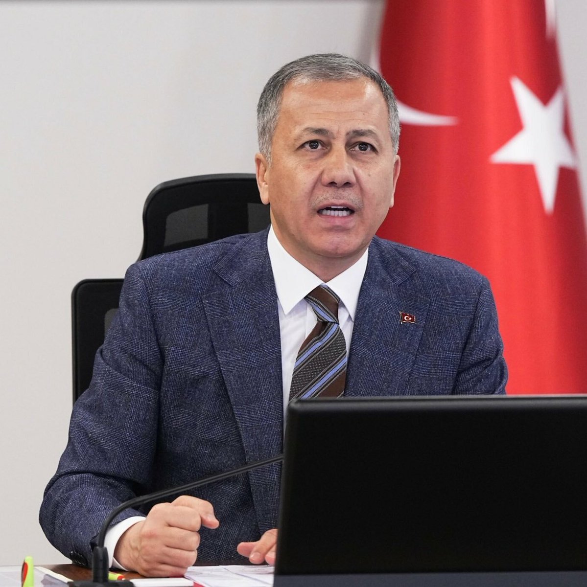 İçişleri Bakanı Yerlikaya: Operasyonda 8 Polis ve 1 Bekçi Yaralandı