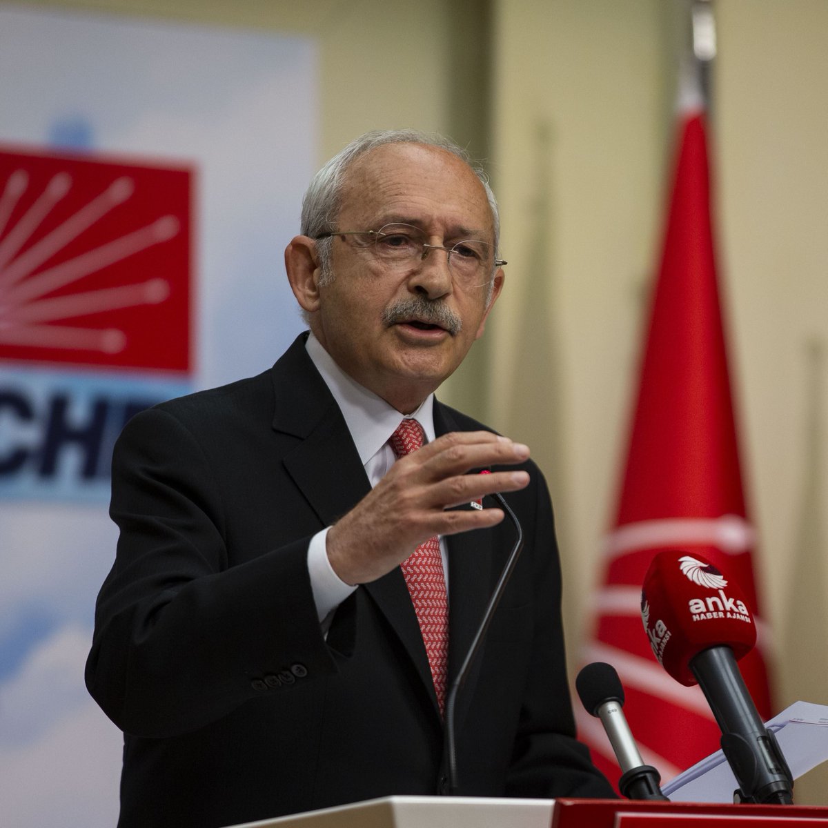 Kemal Kılıçdaroğlu Aktif Siyasetten Ayrıldı