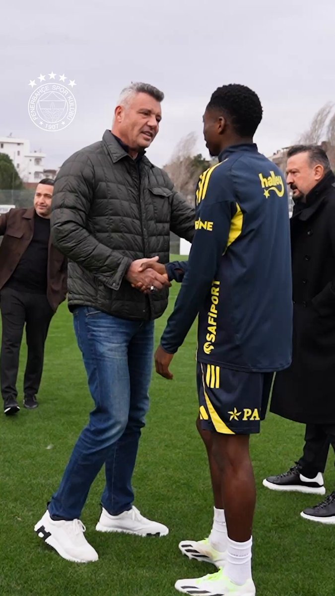 Sarıyer Spor Kulübü'nden Yıldız Futbolcuya Övgü: 