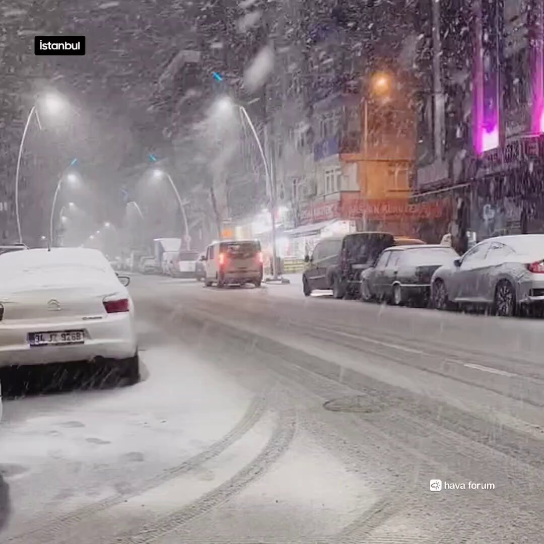 İstanbul'da Bazı İlçelerde Kar Yağışı Etkisini Sürdürüyor