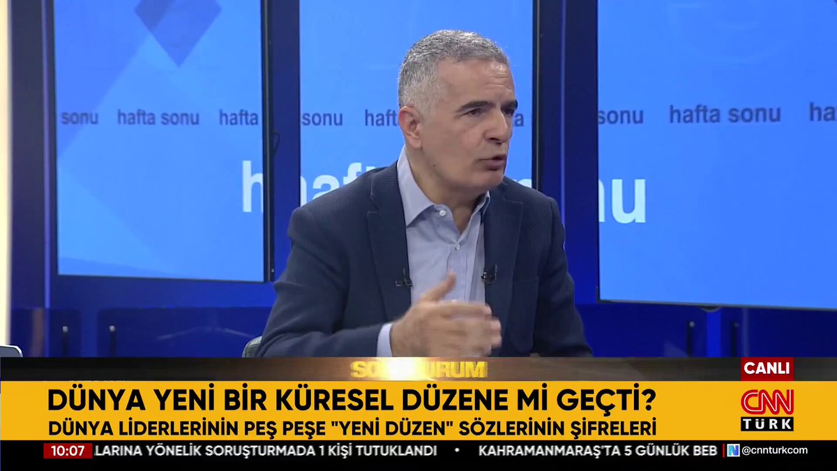 İlber Ortaylı'dan Bayrak Provokasyonu Yorumu