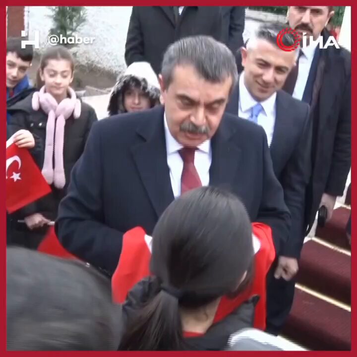 Türkiye'de Okullarda Bayrak Farkındalık Etkinlikleri Düzenleniyor