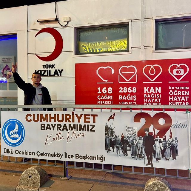 29 Ekim Cumhuriyet Bayramı'nda Çekmeköy ilçesi pankartlarla süslendi