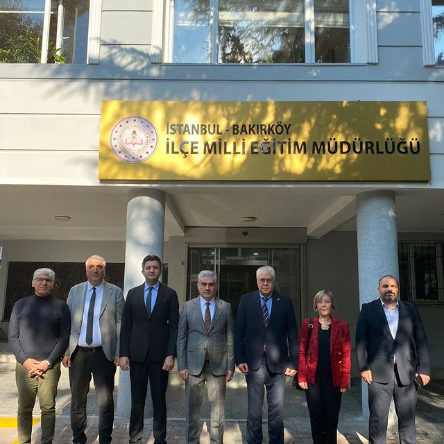 Bakırköy İlçe Millî Eğitim Müdürlüğü Öğretmenler Günü Etkinliği Düzenledi