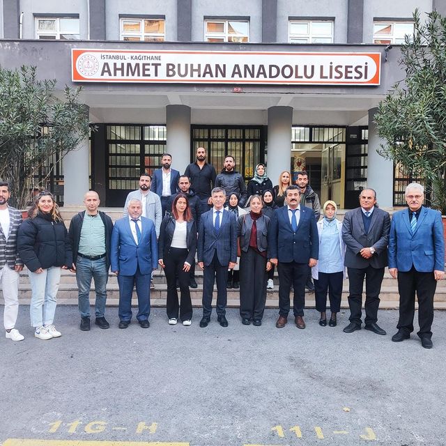 Kaymakam Niyazi Erten ve Eğitim Yöneticileri Ahmet Buhan Anadolu Lisesinde YKS Değerlendirme Toplantısı Gerçekleştirdi