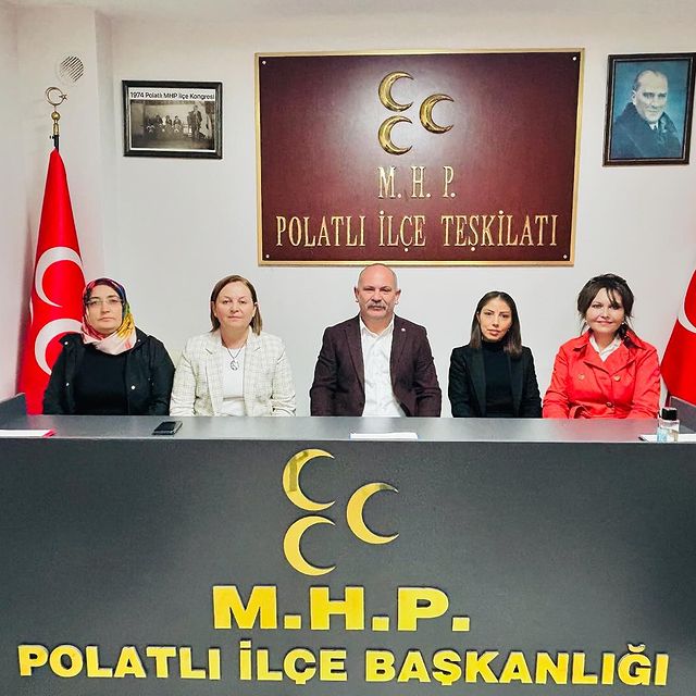 Polatlı Belediye Kent Konseyi Başkanı Serpil Öztürk ve yönetimi, MHP ilçe başkanlığını ziyaret etti