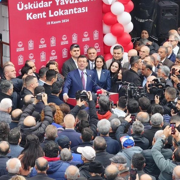 İstanbul Büyükşehir Belediye Başkanı Ekrem İmamoğlu, Üsküdar Belediyesi'nin İlk Kent Lokantası'nın Açılışını Gerçekleştirdi