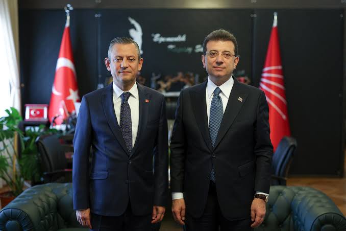 Özgür Özel ve Ekrem İmamoğlu Arasında Anlaşmazlık