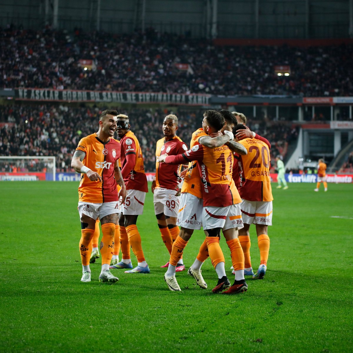 Galatasaray, Samsunspor'u Deplasmanında Mağlup Etti