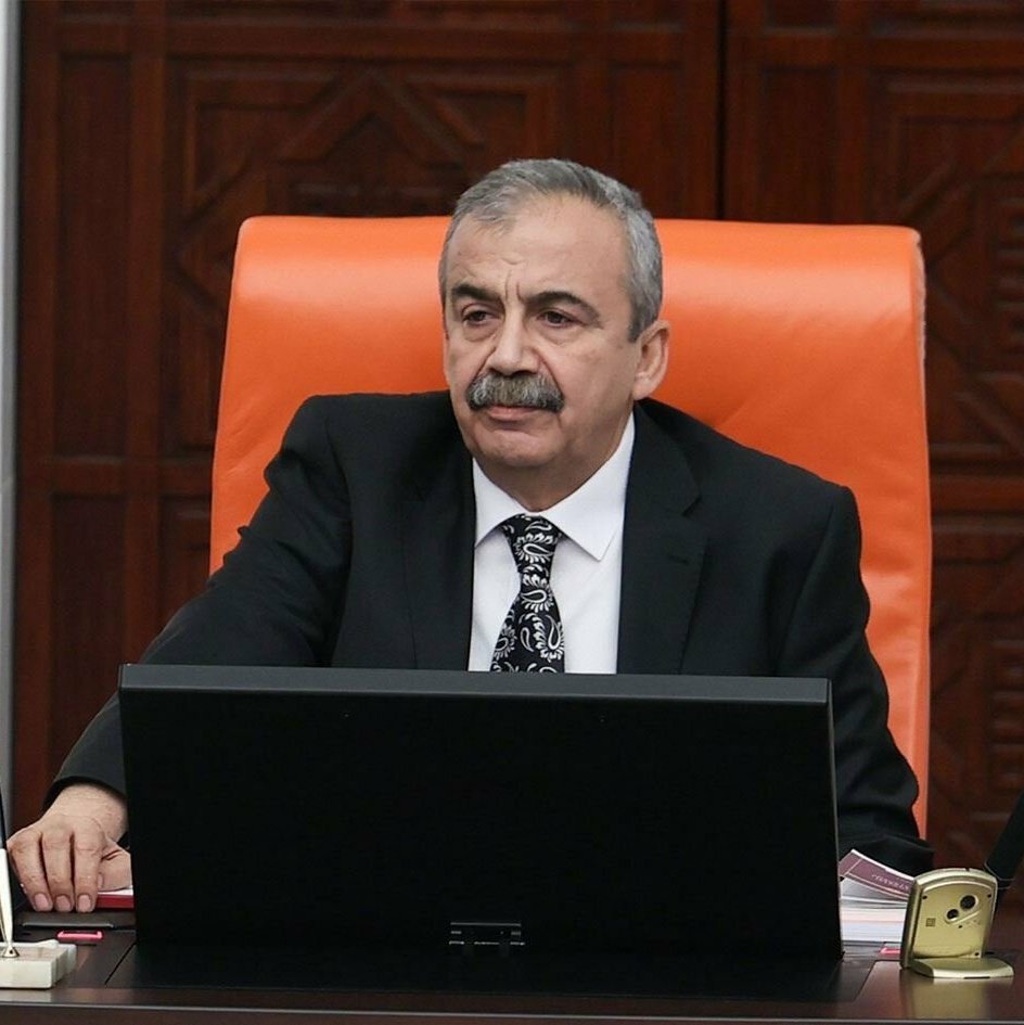 Sırrı Süreyya Önder Yoğun Bakımda