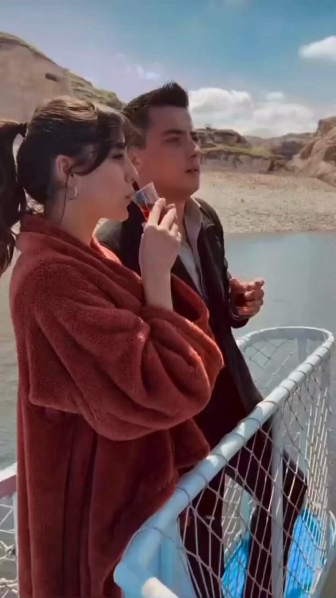 “Uzak Şehir” Oyuncularından Ünlü Repliklere Nostaljik Gönderme