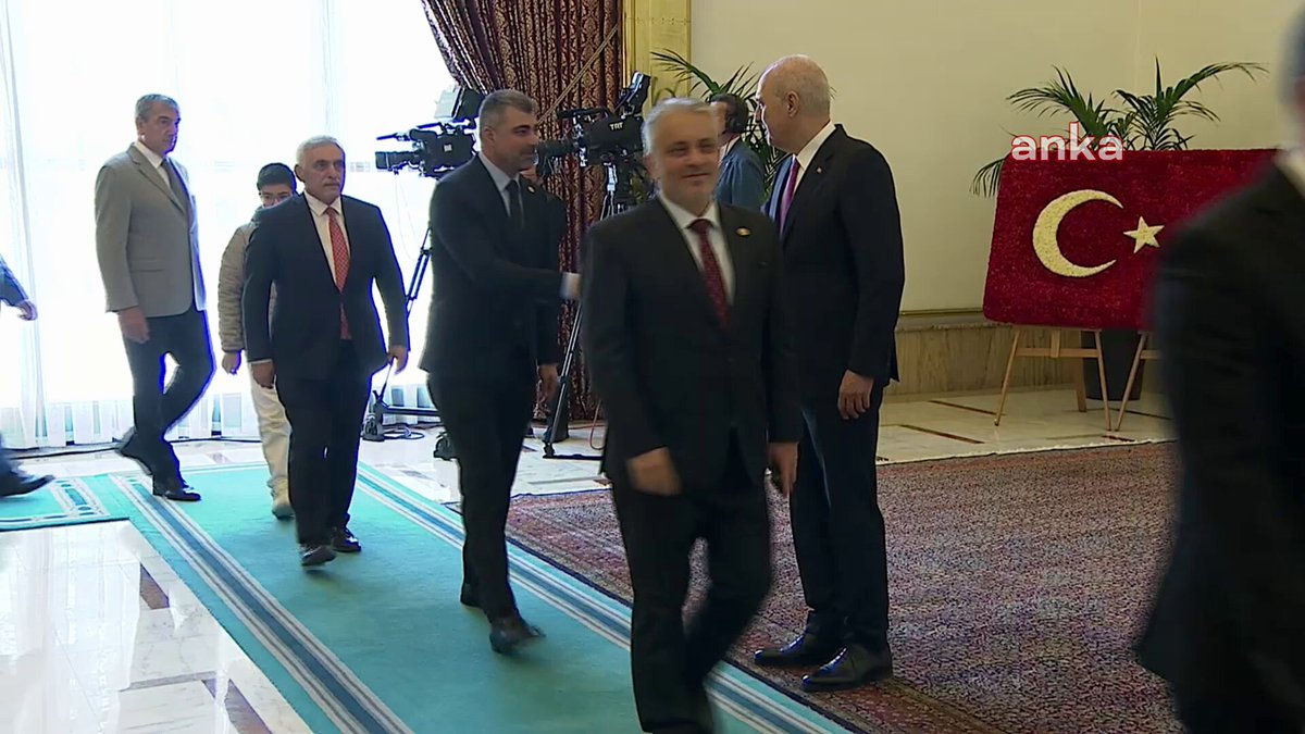 TBMM Başkanı Kurtulmuş'tan Bir Çocukla Samimi Diyalog