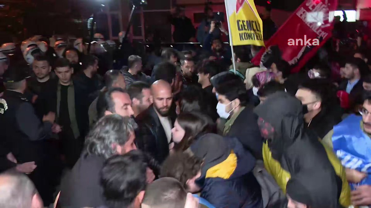 Ankara'da Siyasetçilere Destek Eylemi Yapan Öğrenciler Gözaltına Alındı