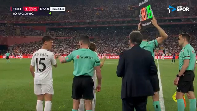 Arda Güler, El Clásico'da Sahaya Girdi