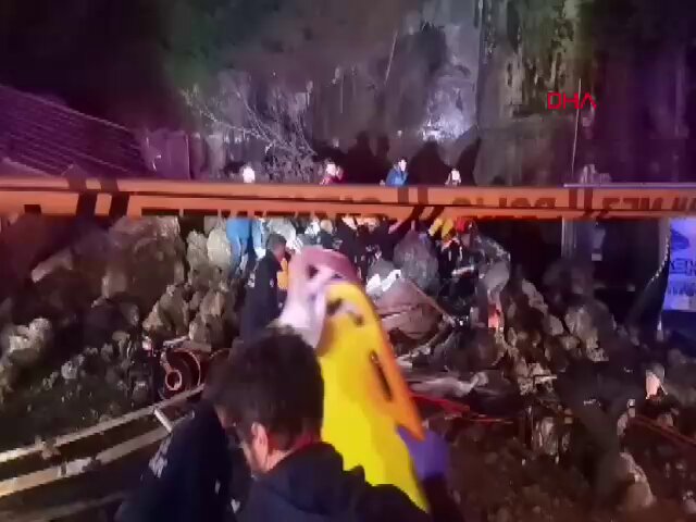 Samsun'da Akaryakıt İstasyonunda Toprak Kayması: Yaralı ve Kayıp Var