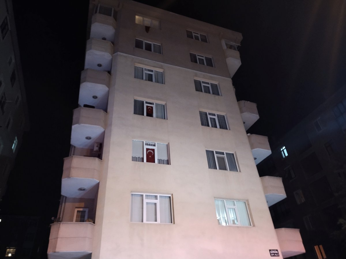 Kadıköy'de Balkon Çökmesi: Binadan Tedbirli Tahliye