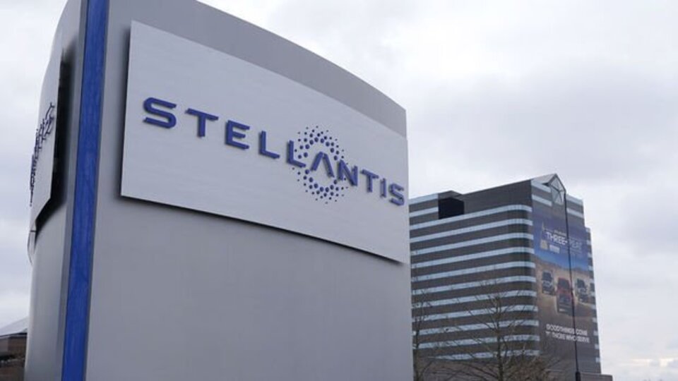 Stellantis'in 2024 İlk Yarısında Gelirleri Düşüş Gösterdi