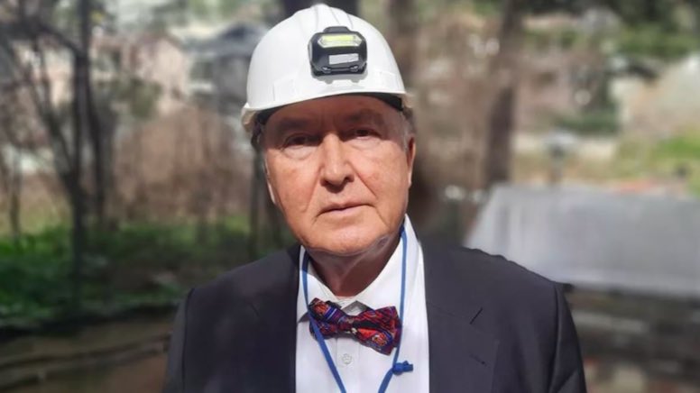 Ünlü Kardiyolog Prof. Dr. Övgün Ahmet Ercan, Bosna Hersek'te İnme ve Beyin Kanaması Atlatıyor