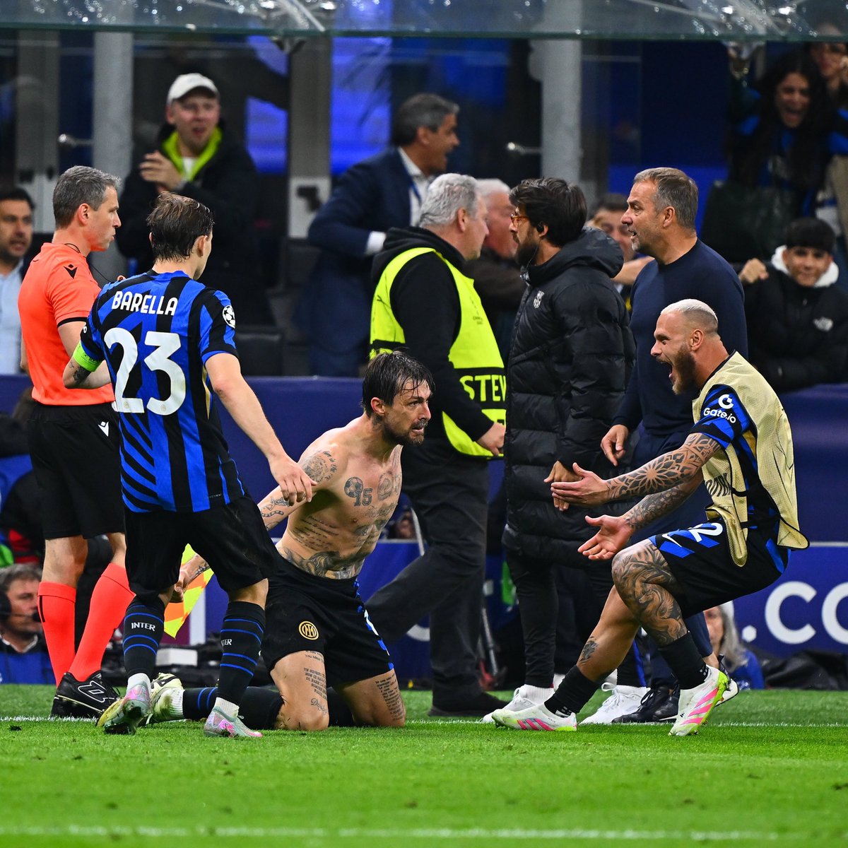 Şampiyonlar Ligi'nde Tarihi Dönüş: Inter, Barcelona'yı Eleyip Finale Yükseldi