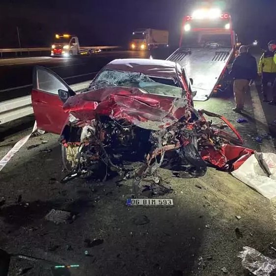 Ankara-Niğde Otoyolunda Kaza: 4 Ölü, 1 Ağır Yaralı