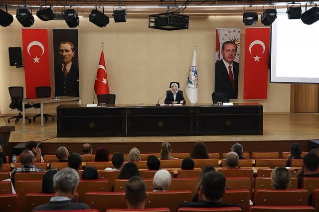 Talas Belediyesi Personeline Vatandaşlarla Etkili İletişim Eğitimi Verildi