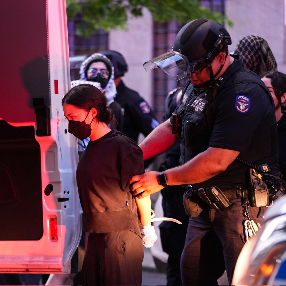 New York'ta Filistin Destekleyen Öğrenci Gösterilerinde Çıkan Olaylarda Gözaltılar