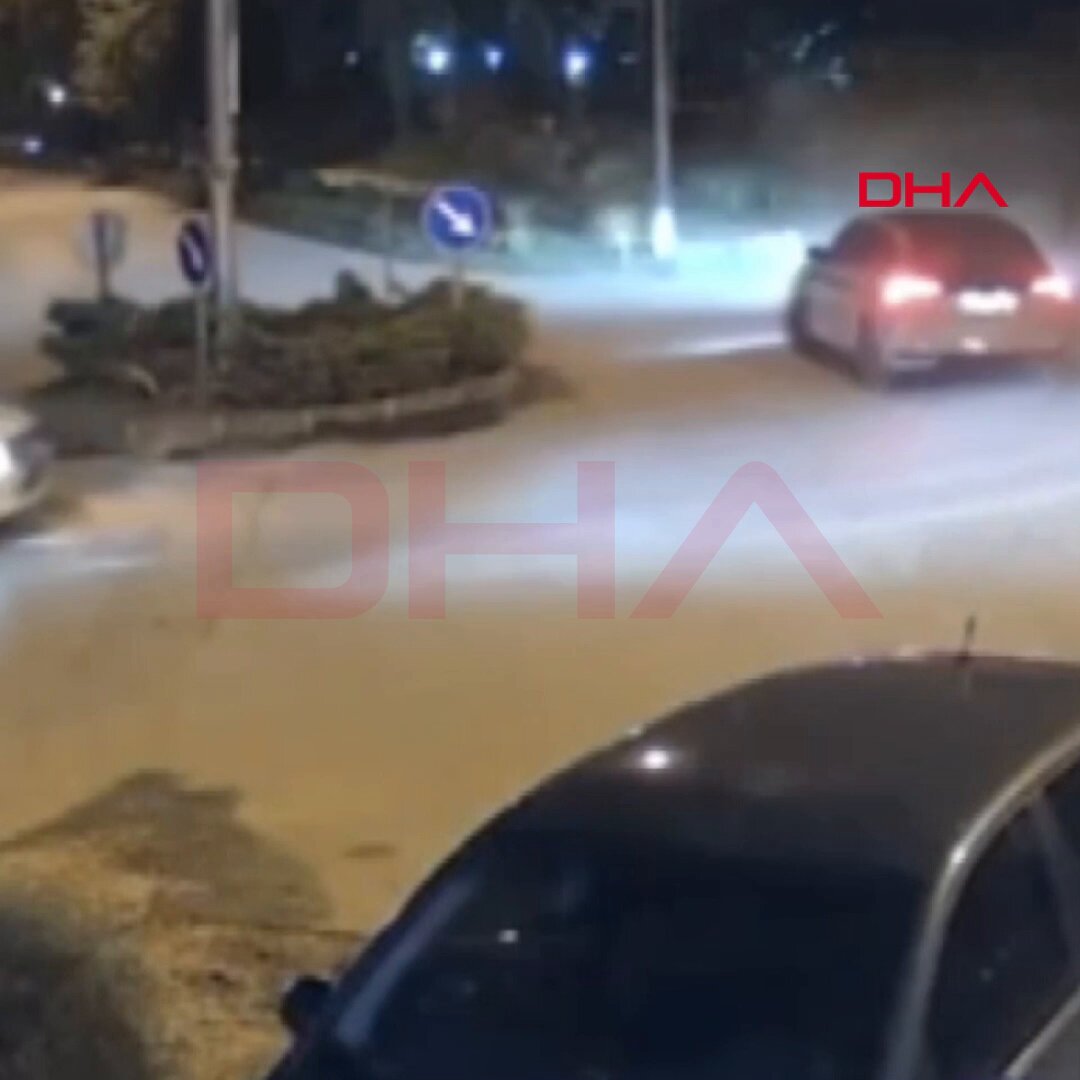 Sakarya'da Drift Yapan Sürücüye Esnafın Tepkisi: Tabure Fırlatıldı