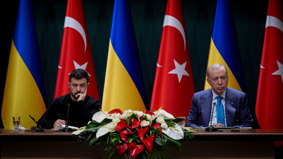 Zelenski, Türkiye'de Erdoğan ile Görüşecek, Müzakereye Açık
