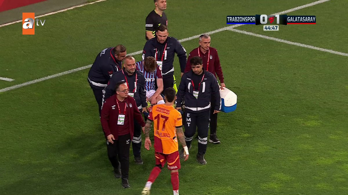 Trabzonspor'da Batagov Sakatlandı, Maçı Devam Ettiremedi
