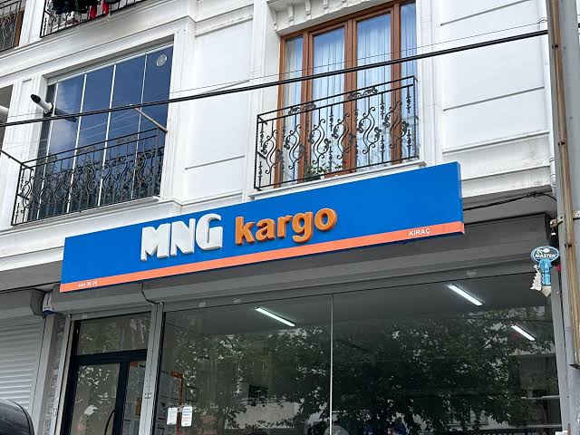 MNG Kargo, DHL'e Devredildi: Tüm Şubelerde Tabela Değişimi Başladı
