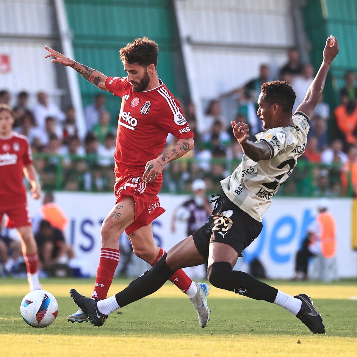 Beşiktaş, Bodrum FK'yı 4-0 Mağlup Etti
