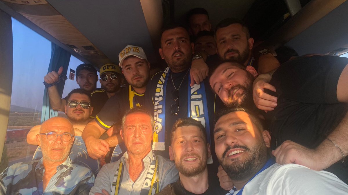 Fenerbahçe Başkanı Ali Koç, Göztepe Maçına Özel Otobüsle Deplasmana Gitti