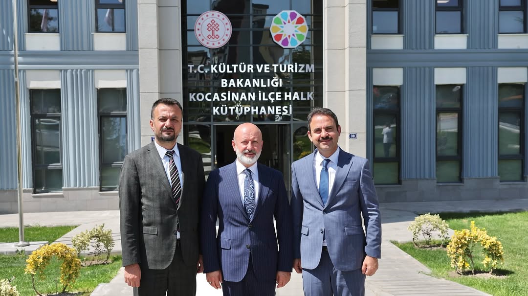 Kocasinan Belediyesi'nin Yenilenen Kültür Merkezi Kitapseverleri Bekliyor