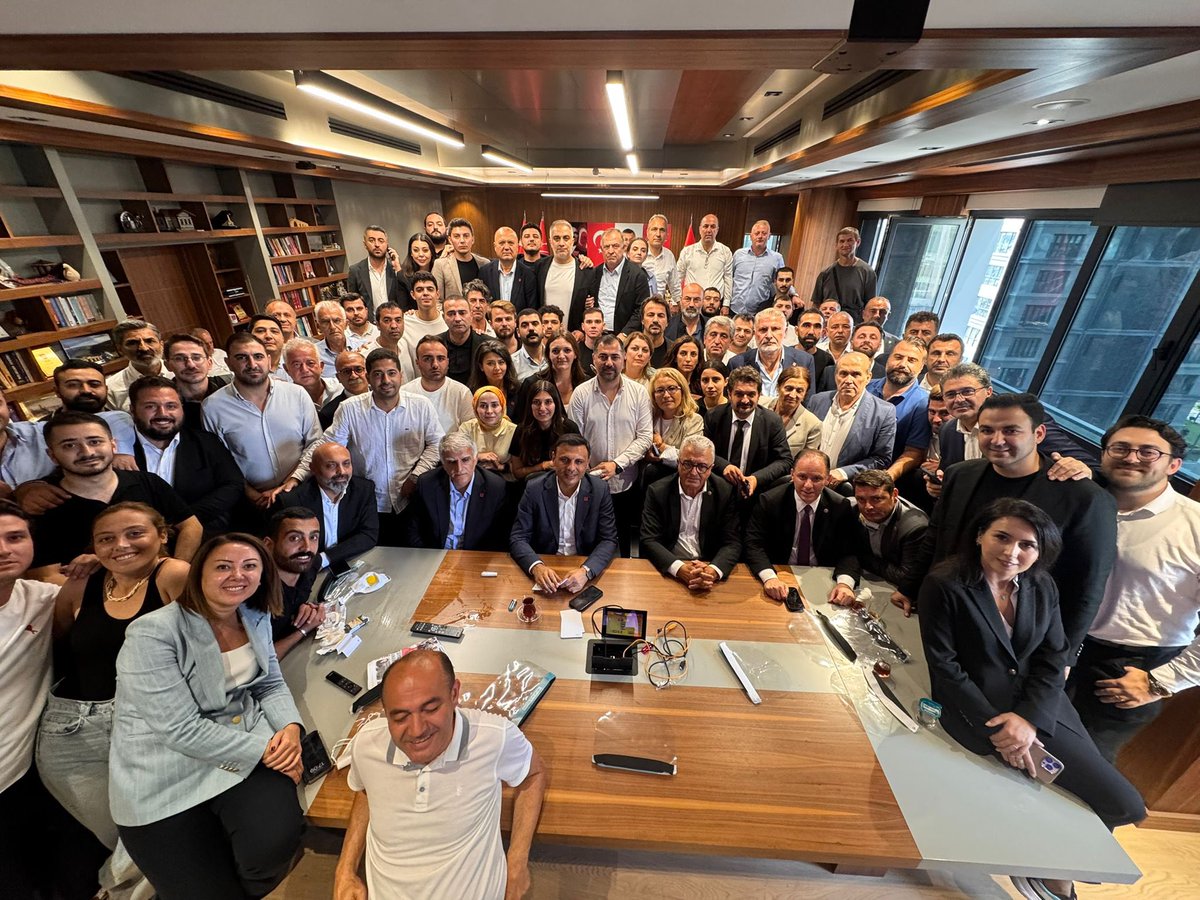 Özgür Çelik'in İstanbul İl Başkanlığı Ofisi Genel Başkanlık Çalışma Ofisi Oldu