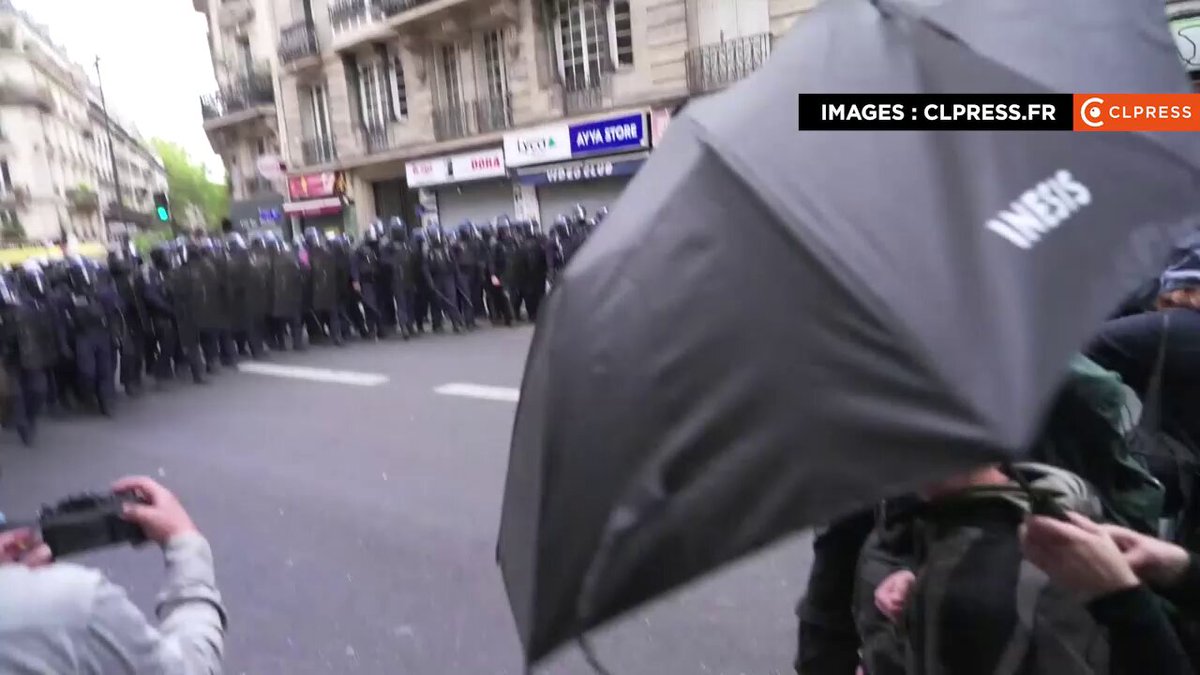 Fransa'da Macron'a Karşı Protestolar Devam Ediyor