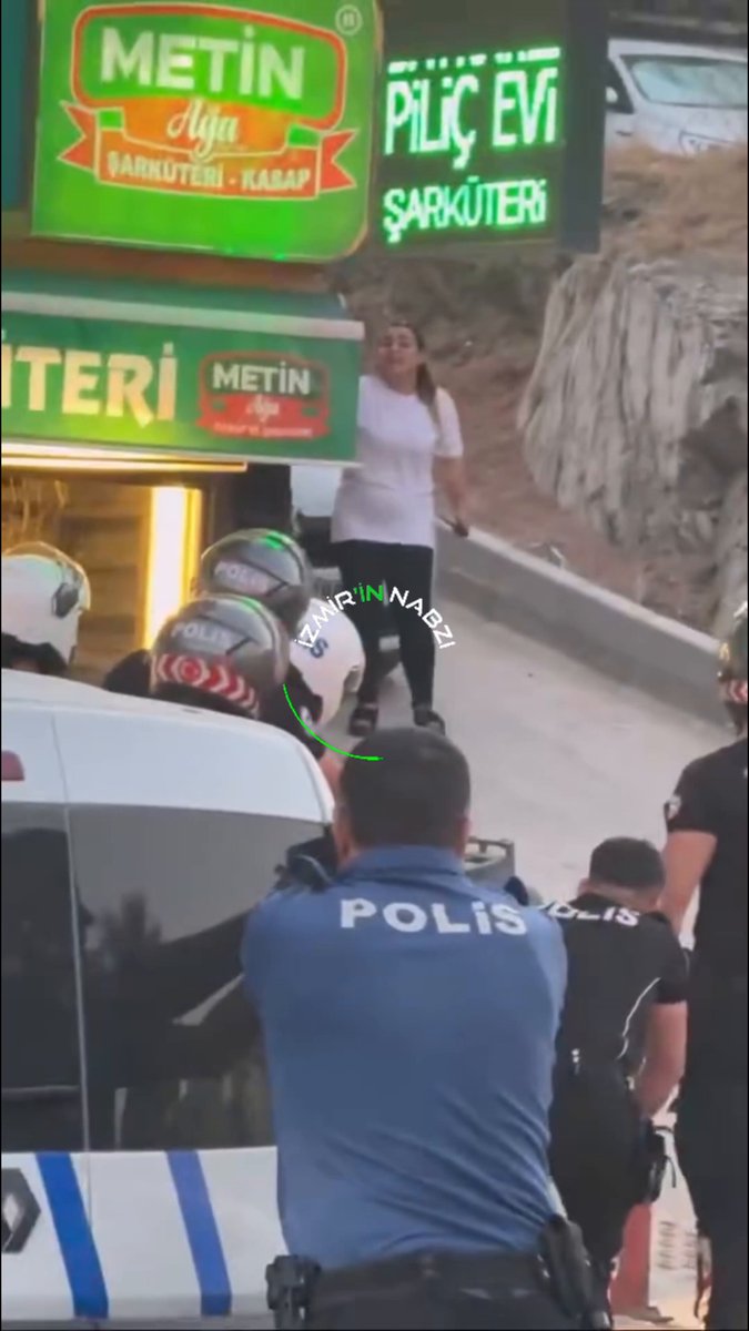 İzmir'de Eşini Rehine Alan Şahıs Etkisiz Hale Getirildi