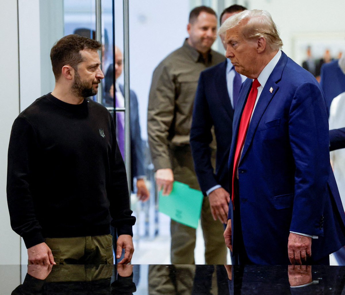 ABD Başkanı Trump ve Zelenskiy Arasında Anlaşma İmzalandı