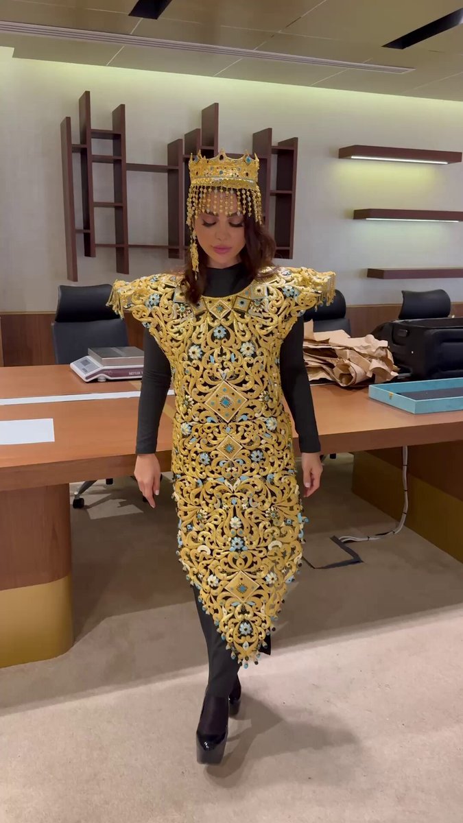 Dünyanın En Değerli Altın Elbisesi Görücüye Çıktı