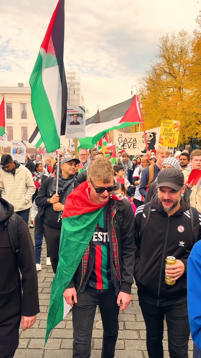 Oslo'da Norveç-İsrail Maçı Öncesi Binlerce Kişi İsrail'i Protesto Etti