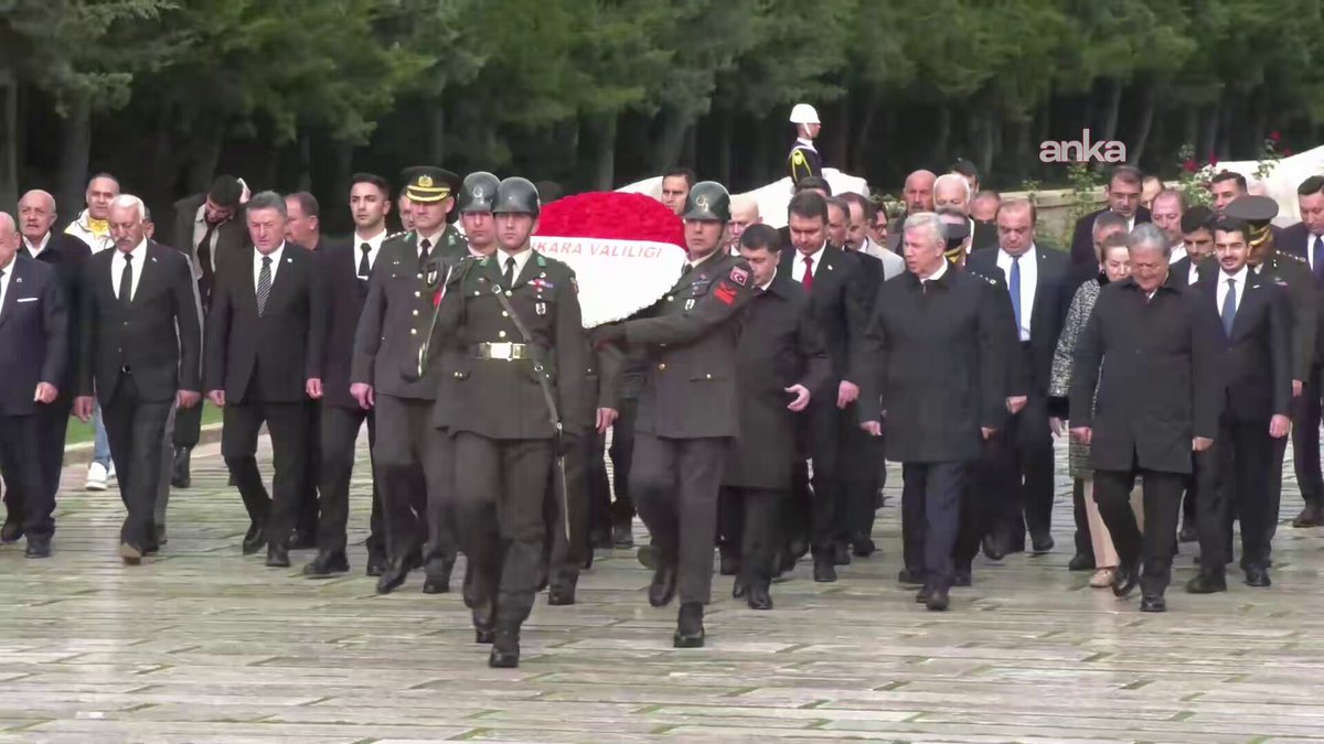 Mansur Yavaş, Ankara'nın Başkent Oluşunun 102. Yılı Töreninde Anıtkabir'de