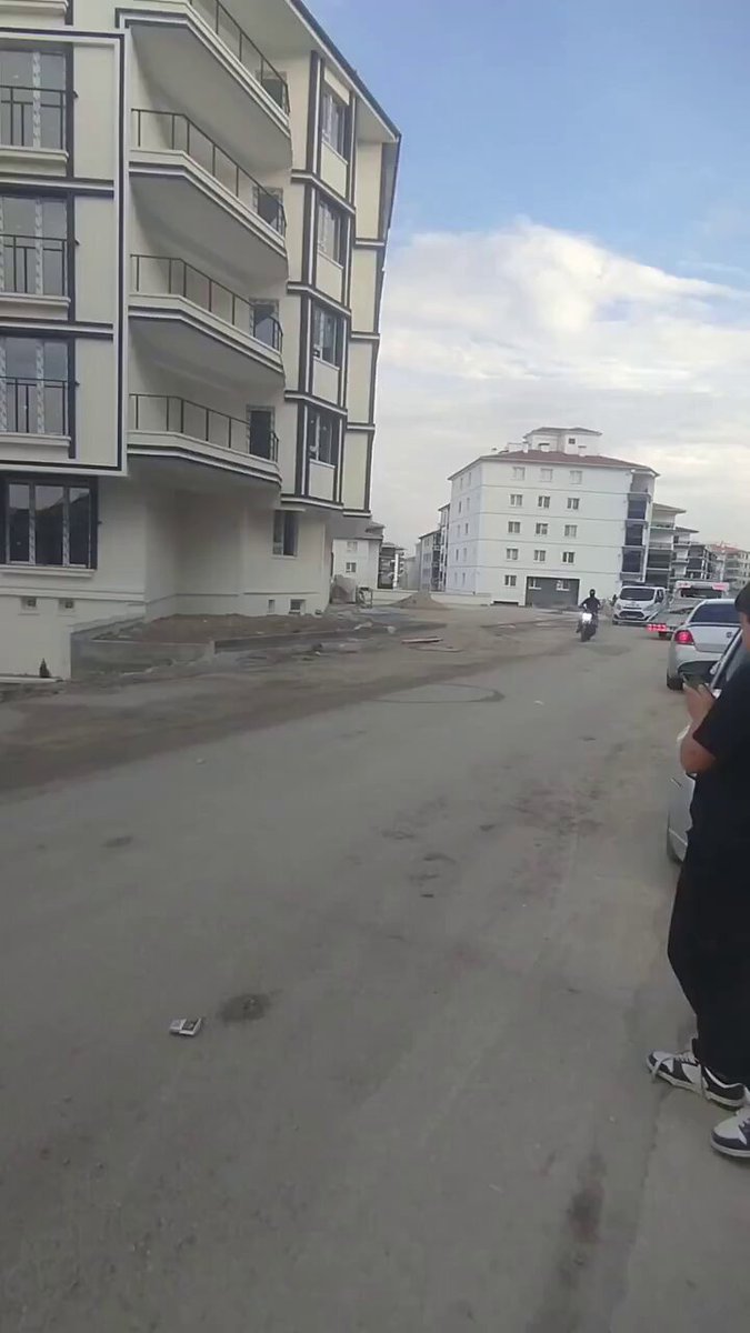 Ankara'da Polisten Kaçan Motosikletli, Yolda Gördüğü Arkadaşına Selam Verdi