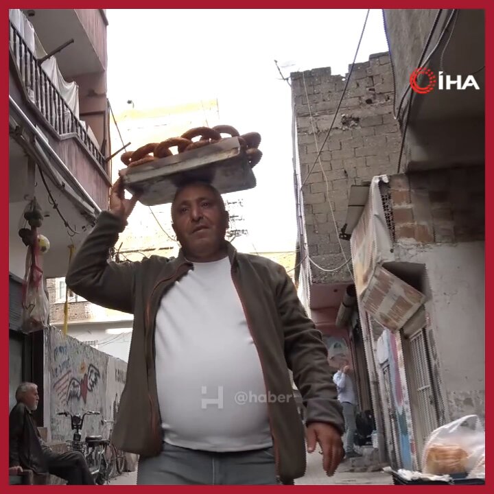 49 Yaşında KPSS'yi Kazanarak Memur Olan Diyarbakırlı Simitçi İstanbul'a Atandı