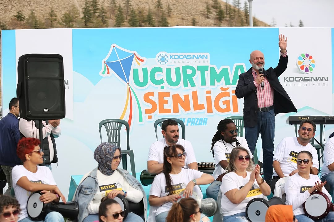 Kayseri'de Binlerce Kişi Erkilet Millet Bahçesi'nde Uçurtma Şenliği'nde Buluştu