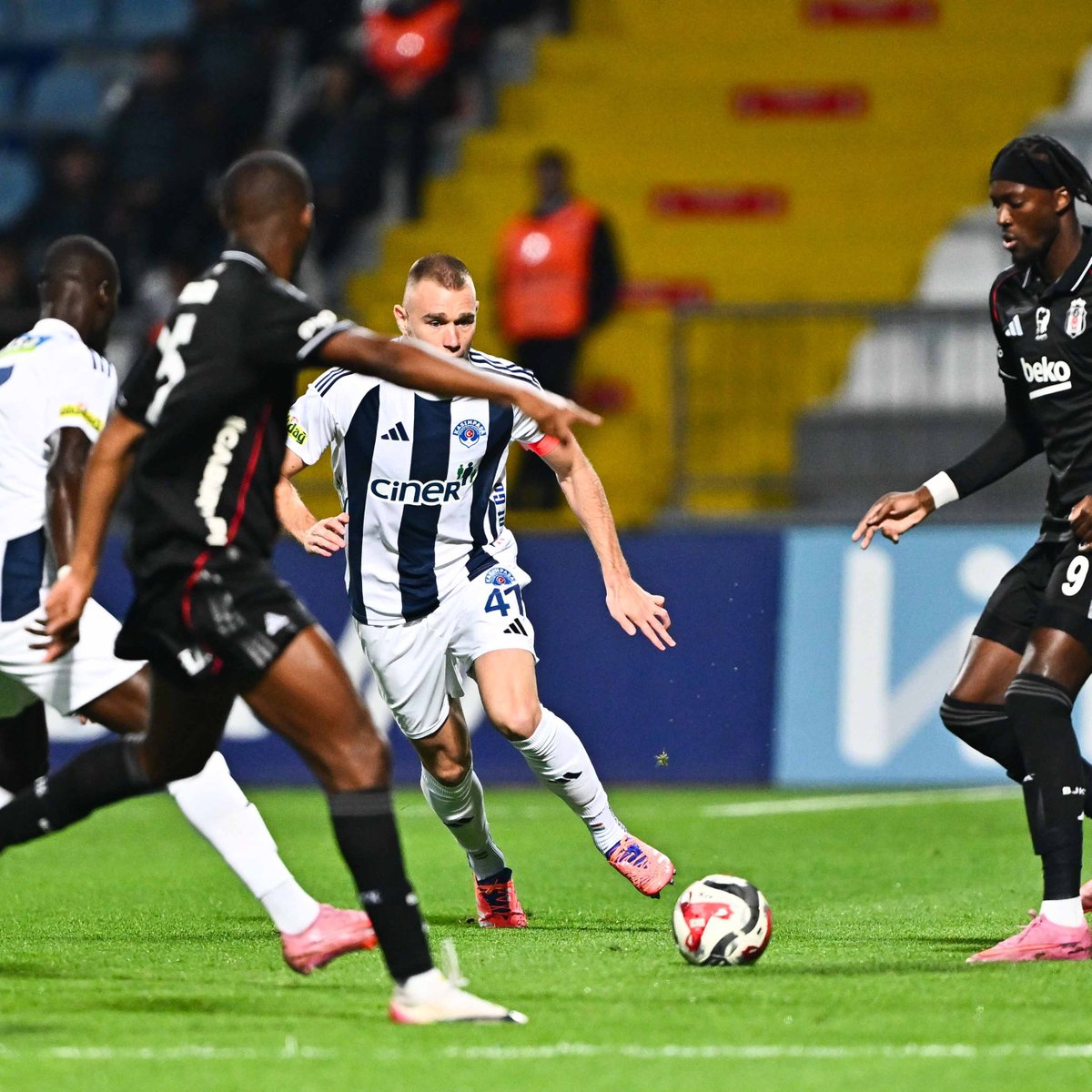Kasımpaşa, Beşiktaş'ı 1-1 Beraberlikle Durdurdu