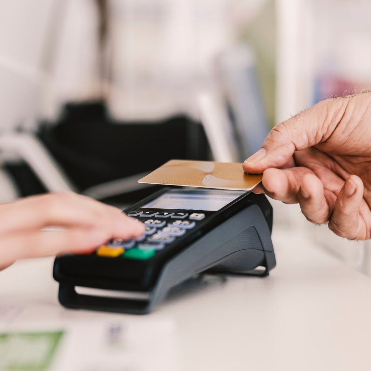 Türkiye'de Banka ve Kredi Kartlarıyla Aylık Alışveriş 2,19 Milyar TL'ye Ulaştı