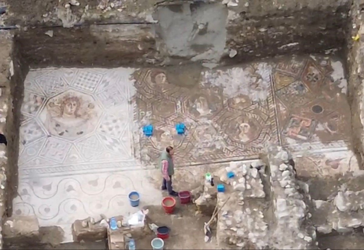 İznik'te Papa'nın Ziyareti Öncesi Devasa Taban Mozaiği Keşfedildi