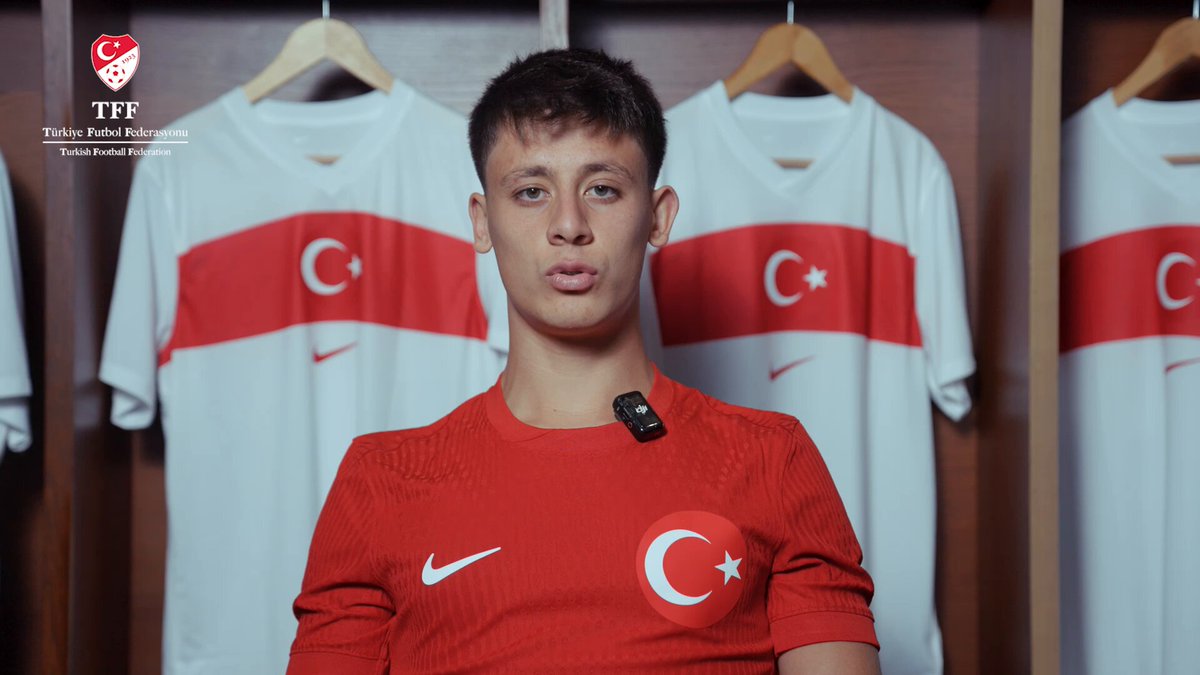 Milli Takım, Cumhuriyet'in 102. Yılını Kutladı